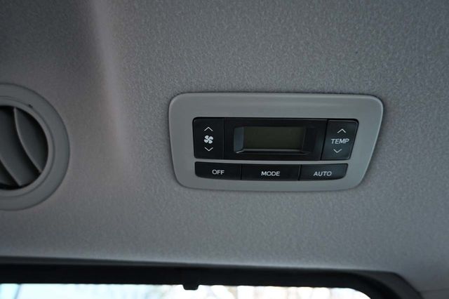 2014 Toyota Sienna XLE Mobility Handicap Van - 22981165 - 24