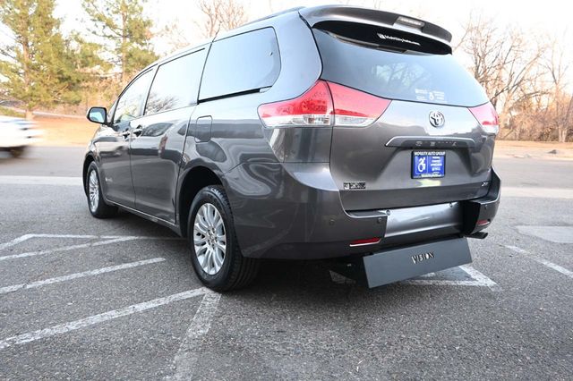 2014 Toyota Sienna XLE Mobility Handicap Van - 22981165 - 7