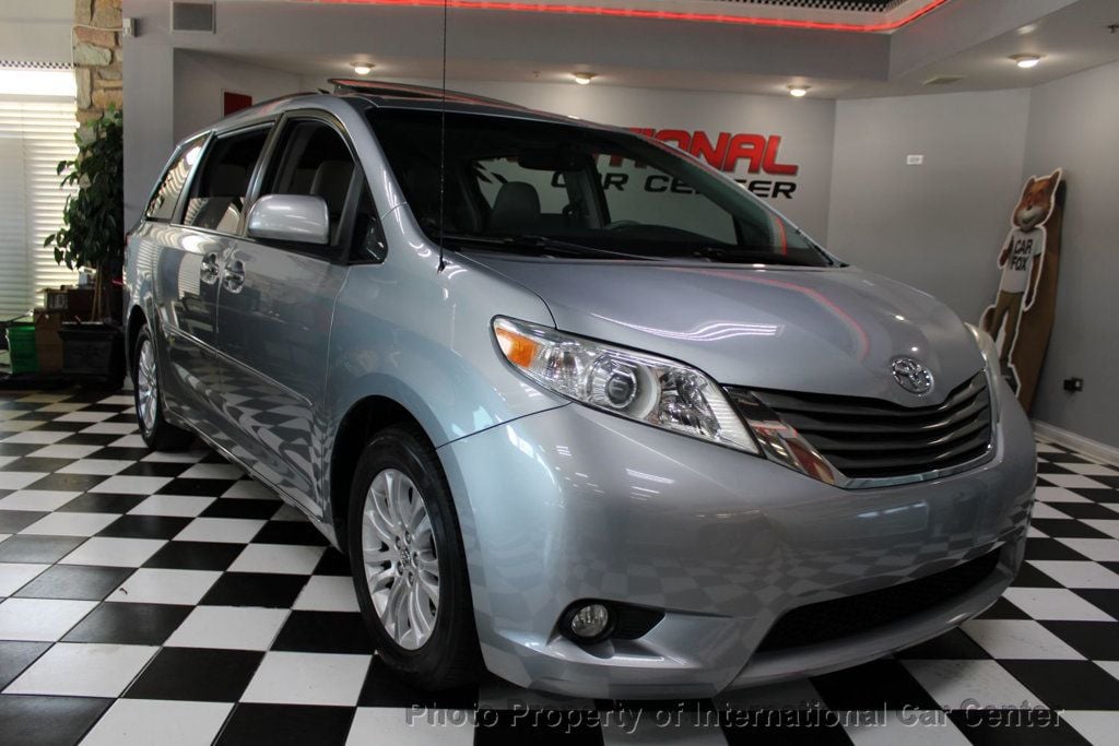 2014 Toyota Sienna XLE V6 8 Passenger XLE V6 7 Passenger Auto Acces - 22780415 - 0