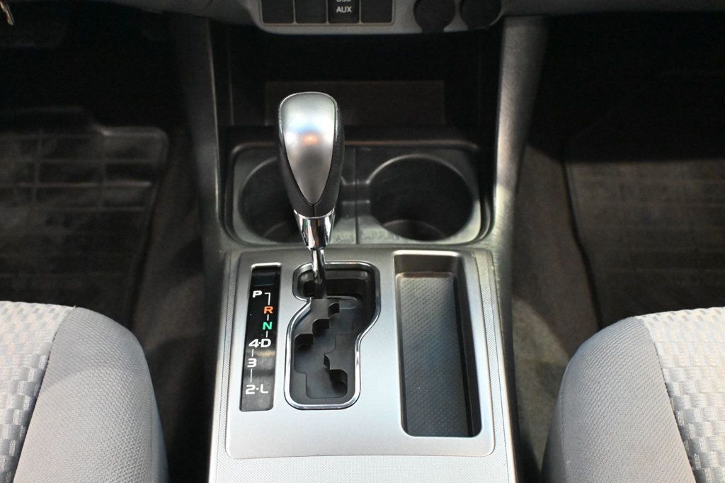 Toyota Tacoma photo 15