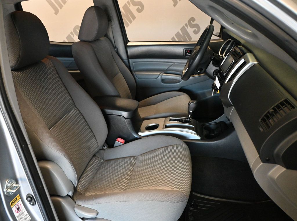 Toyota Tacoma photo 18