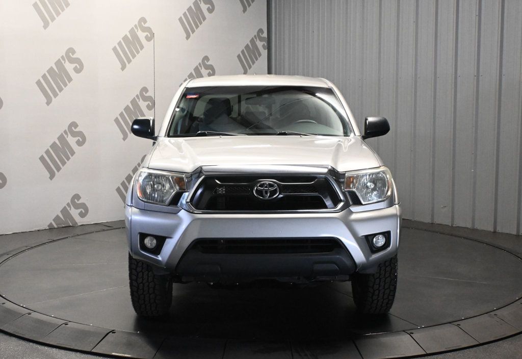 Toyota Tacoma photo 2