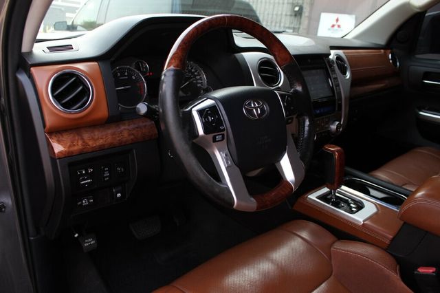 2014 Toyota Tundra 1794 CREWMAX W/ SADDLE LEATHER, NAVIGATION, MOONROOF - 23057469 - 25