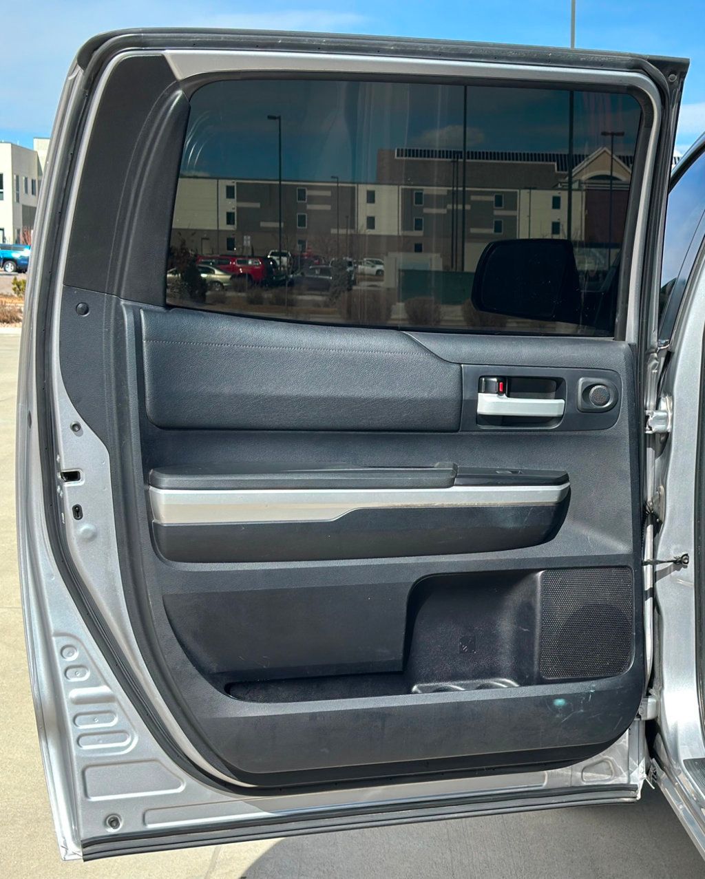 2014 Toyota Tundra SR5 CrewMax photo 12