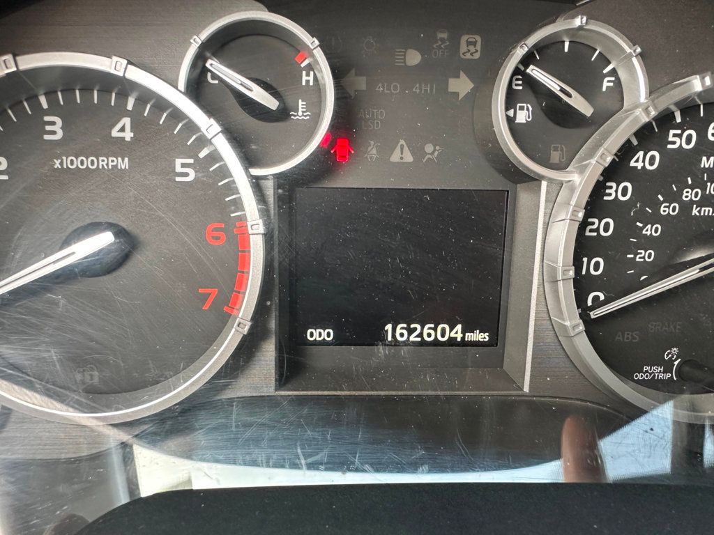 2014 Toyota Tundra SR5 CrewMax photo 17