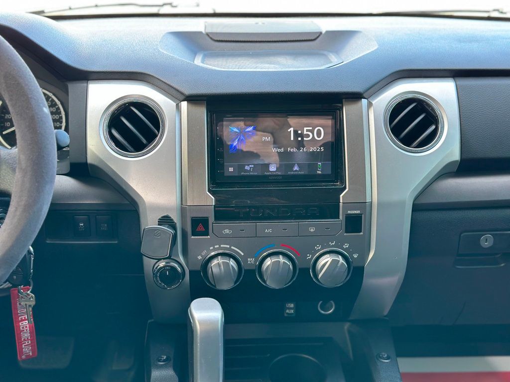 2014 Toyota Tundra SR5 CrewMax photo 18