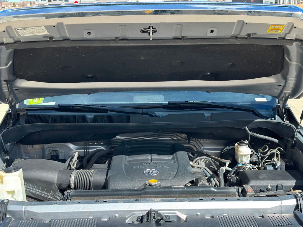 2014 Toyota Tundra SR5 CrewMax photo 34