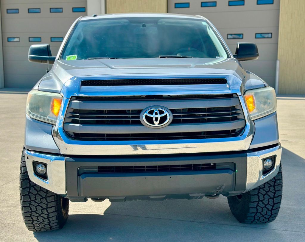 2014 Toyota Tundra SR5 CrewMax photo 4