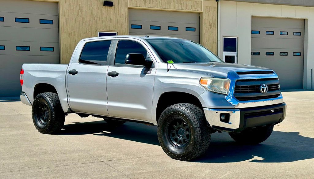 2014 Toyota Tundra SR5 CrewMax photo 5