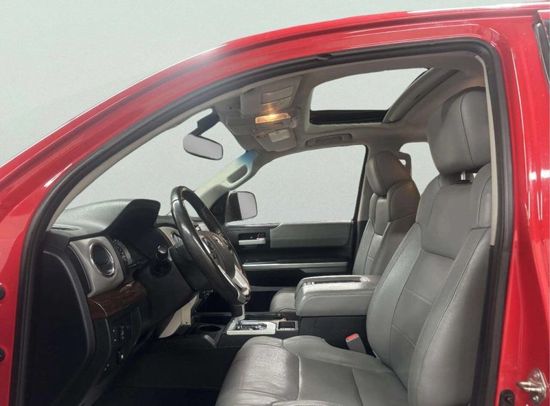 2014 Toyota Tundra CrewMax 5.7L FFV V8 6-Spd AT LTD (Natl) - 22984895 - 11