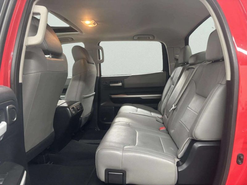 2014 Toyota Tundra CrewMax 5.7L FFV V8 6-Spd AT LTD (Natl) - 22984895 - 13