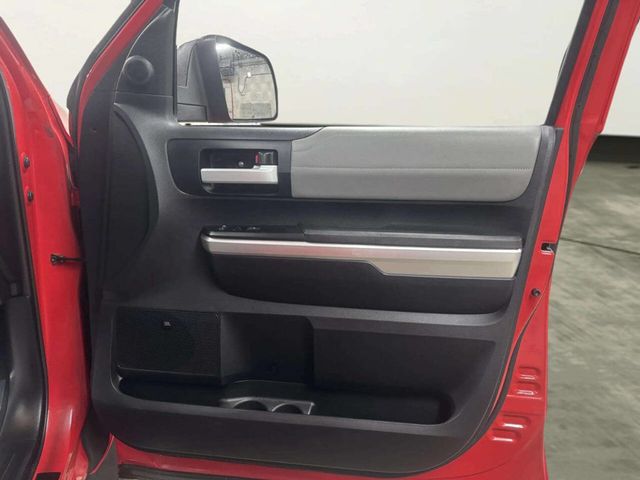 2014 Toyota Tundra CrewMax 5.7L FFV V8 6-Spd AT LTD (Natl) - 22984895 - 16