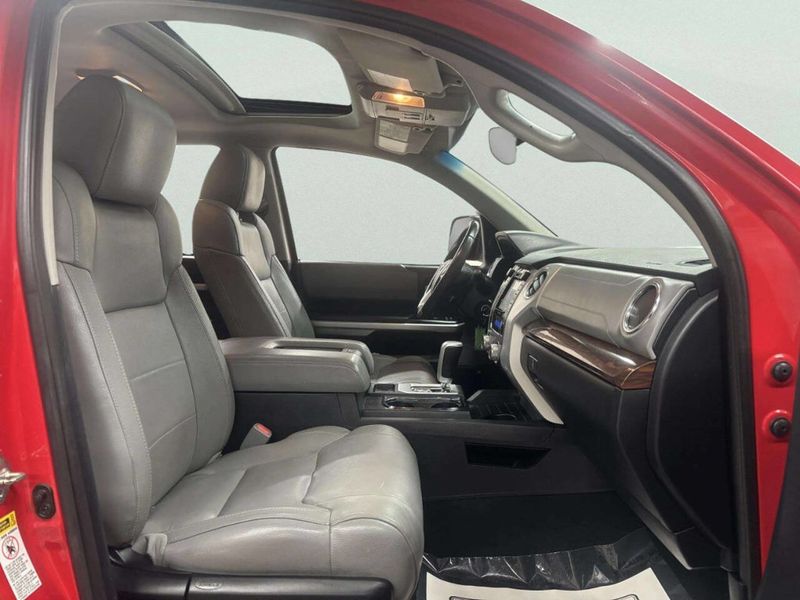 2014 Toyota Tundra CrewMax 5.7L FFV V8 6-Spd AT LTD (Natl) - 22984895 - 18