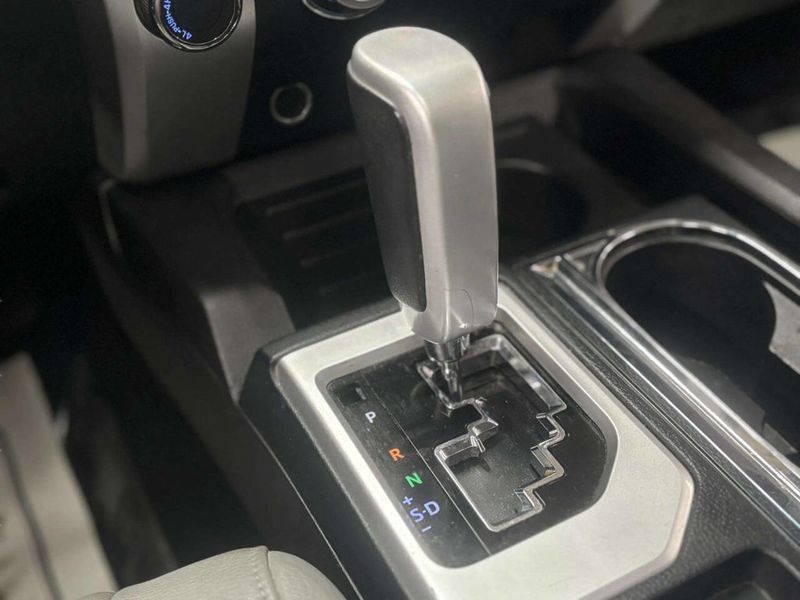 2014 Toyota Tundra CrewMax 5.7L FFV V8 6-Spd AT LTD (Natl) - 22984895 - 25