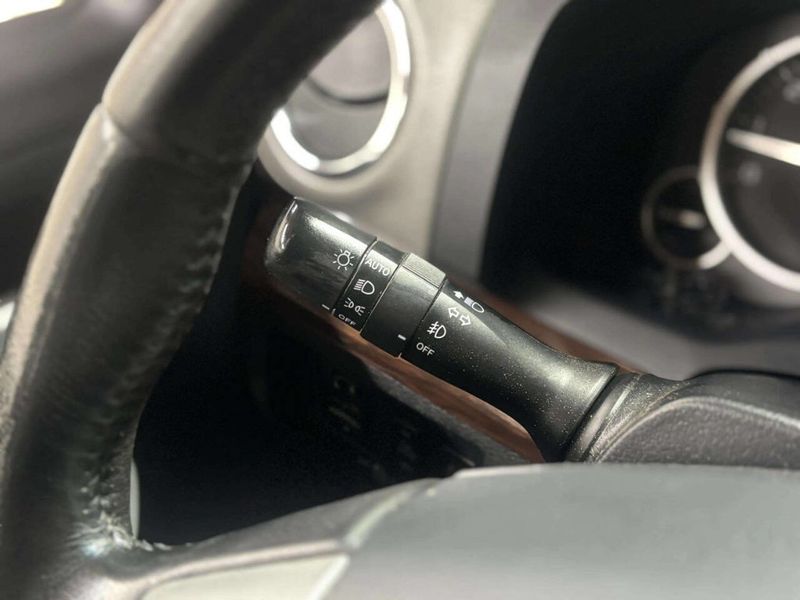 2014 Toyota Tundra CrewMax 5.7L FFV V8 6-Spd AT LTD (Natl) - 22984895 - 30