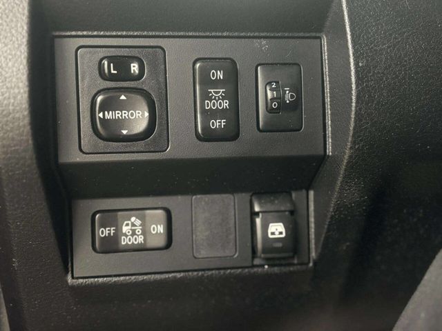 2014 Toyota Tundra CrewMax 5.7L FFV V8 6-Spd AT LTD (Natl) - 22984895 - 33