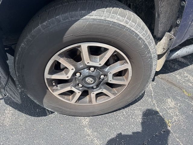 2014 Toyota Tundra CrewMax 5.7L FFV V8 6-Spd AT SR5 (Natl) - 23031660 - 1