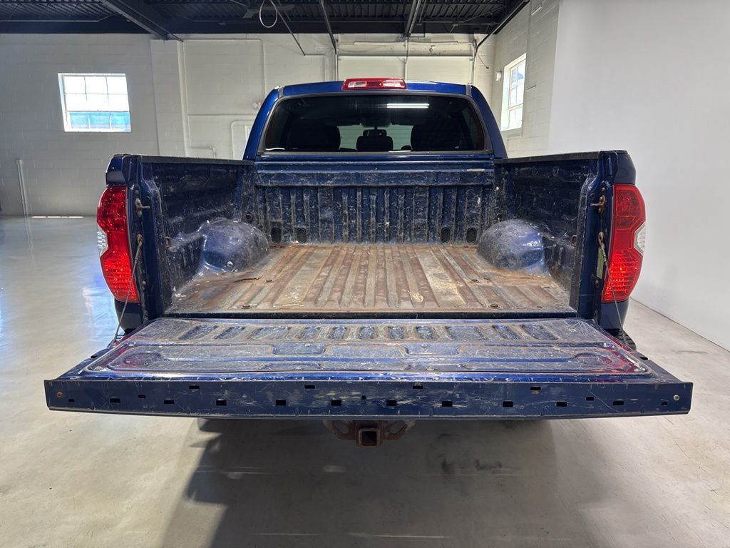 2014 Toyota Tundra CrewMax 5.7L FFV V8 6-Spd AT SR5 (Natl) - 23031660 - 29