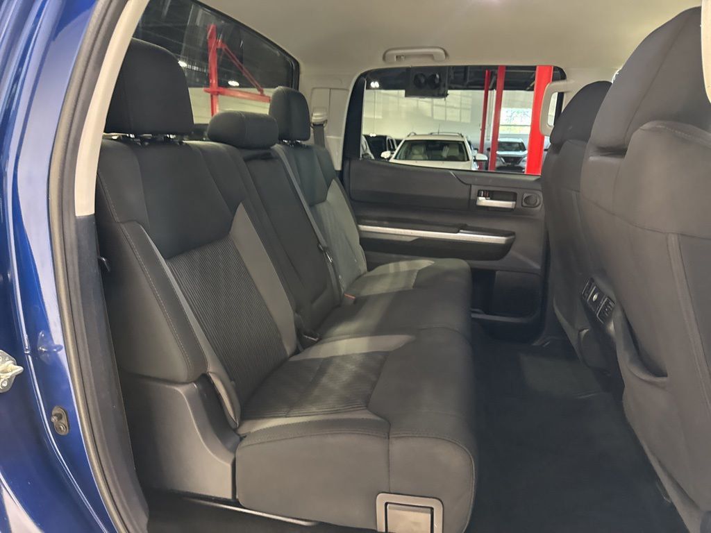2014 Toyota Tundra CrewMax 5.7L FFV V8 6-Spd AT SR5 (Natl) - 23031660 - 34