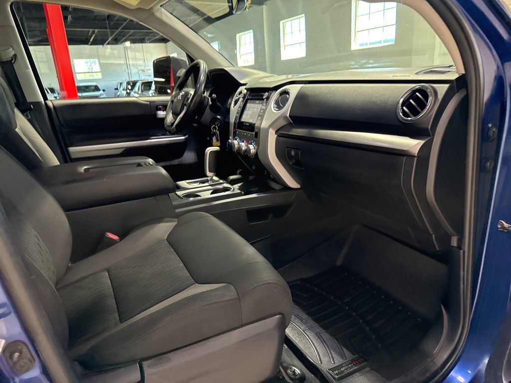 2014 Toyota Tundra CrewMax 5.7L FFV V8 6-Spd AT SR5 (Natl) - 23031660 - 37