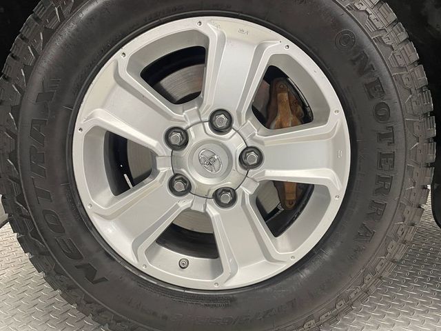 2014 Toyota Tundra CrewMax 5.7L V8 6-Spd AT SR5 (Natl) - 22973049 - 8