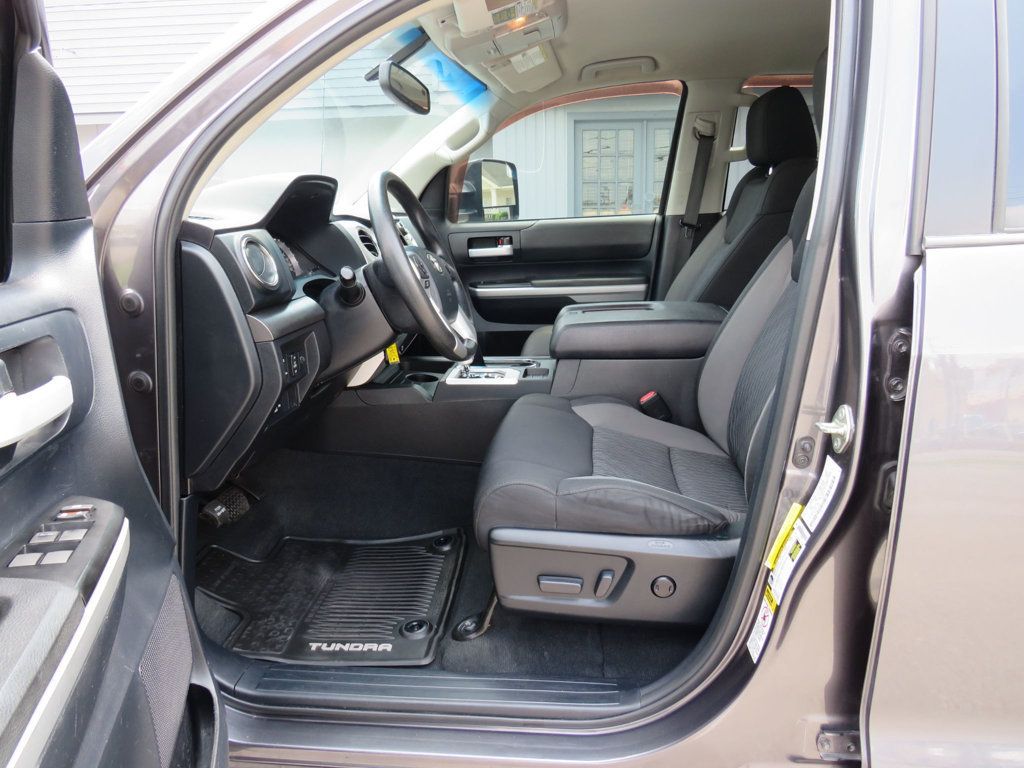 2014 Toyota Tundra Double Cab 5.7L FFV V8 6-Spd AT SR5 (Natl) - 22421049 - 10