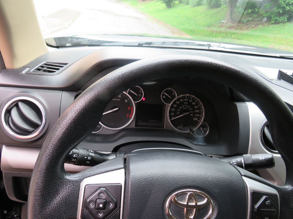 2014 Toyota Tundra Double Cab 5.7L FFV V8 6-Spd AT SR5 (Natl) - 22856132 - 10