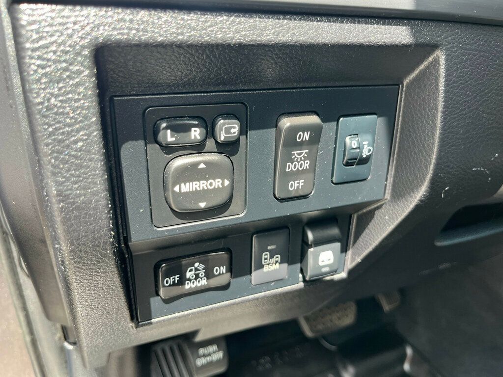 2014 Toyota Tundra RUST FREE TUNDRA CREWMAX PLATNUM 4x4 - 23045453 - 21