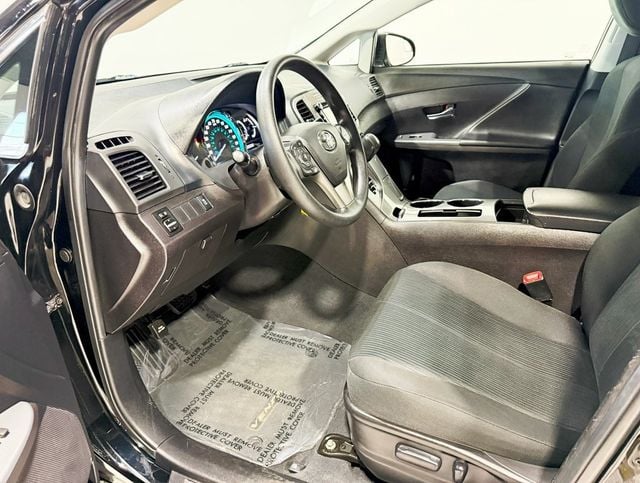 2014 Toyota Venza 4dr Wagon I4 AWD LE - 22909354 - 20