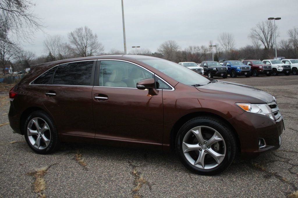 2014 Toyota Venza XLE photo 1