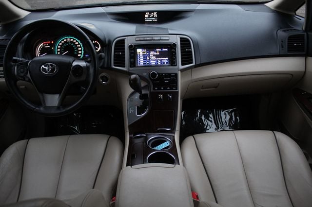 2014 Toyota Venza XLE photo 15