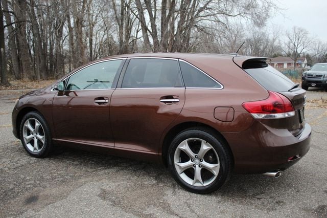 2014 Toyota Venza XLE photo 21