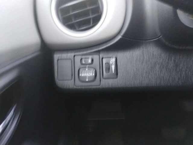 2014 Toyota Yaris 5dr Liftback Automatic LE (TMC/CBU Plant) - 22929250 - 27