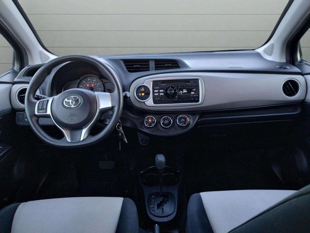 2014 Toyota Yaris 5dr Liftback Automatic LE (TMC/CBU Plant) - 22929250 - 32