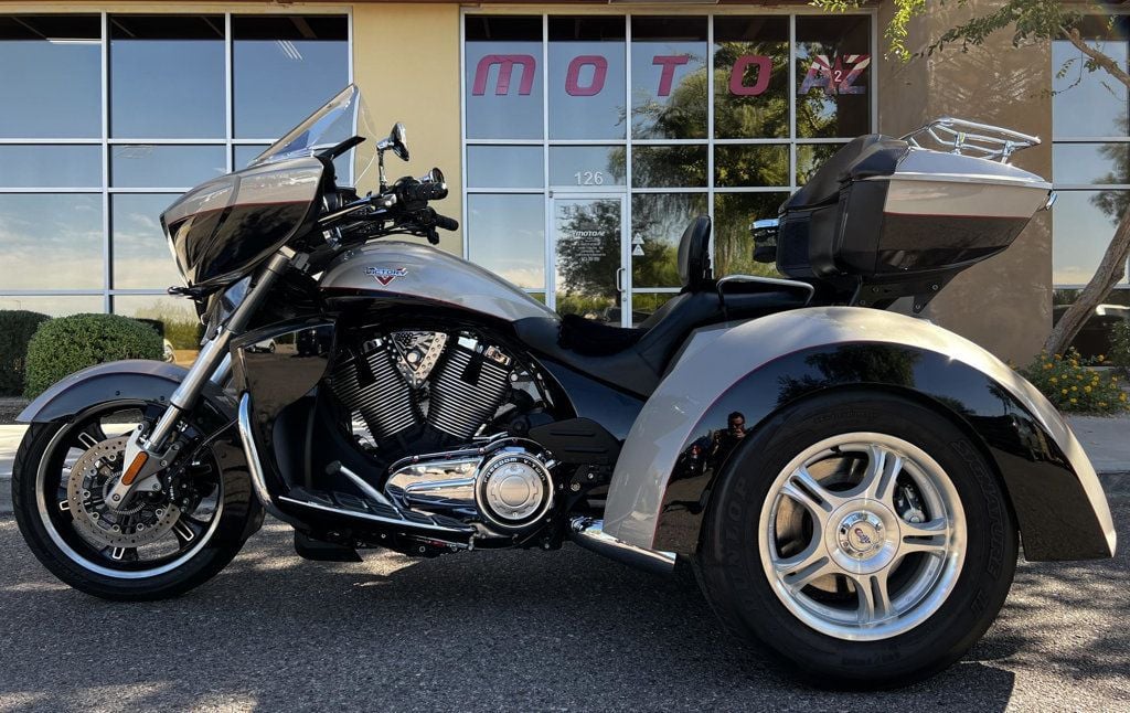 2014 Victory Cross Country Tour One Owner! - 22655558 - 0