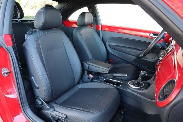 2014 Volkswagen Beetle 1.8T - 23025206 - 19