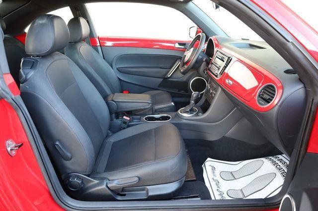 2014 Volkswagen Beetle 1.8T - 23025206 - 21