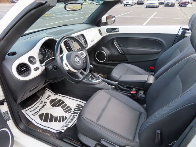 2014 Volkswagen Beetle Convertible 2dr Automatic 2.5L PZEV *Ltd Avail* - 22971281 - 19