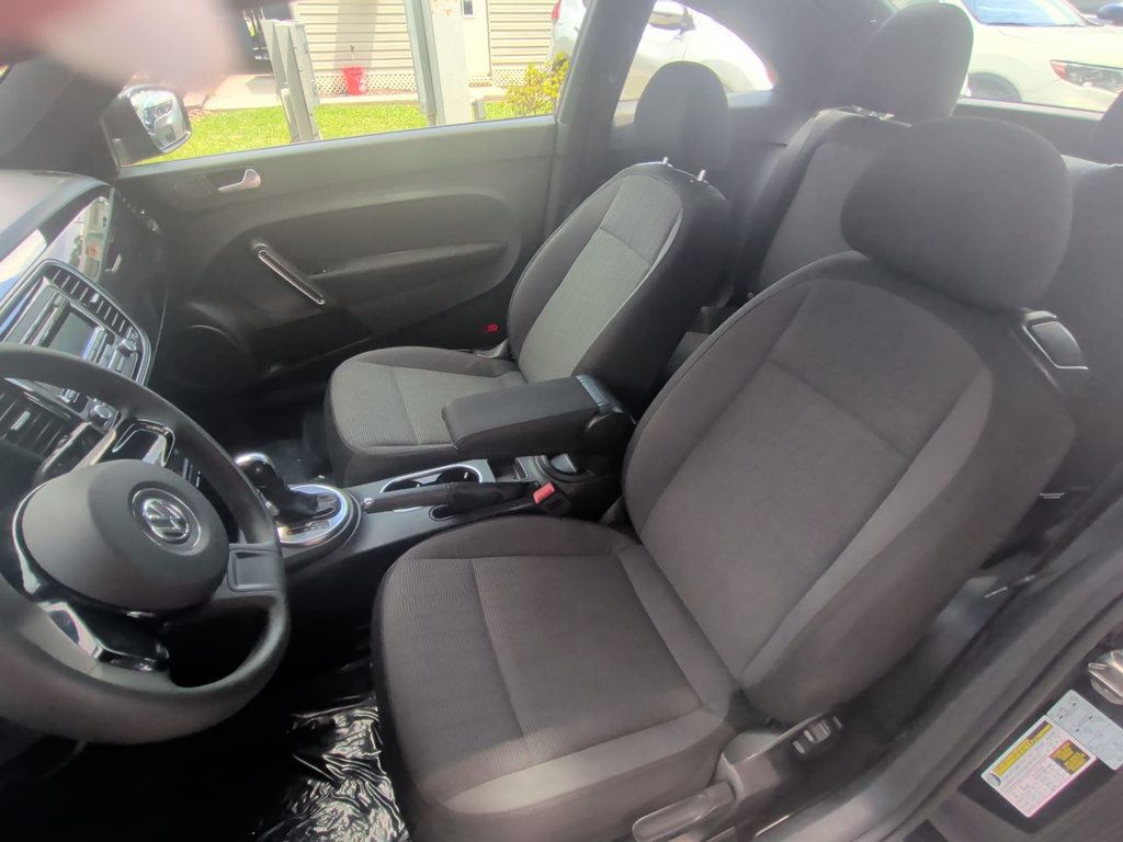 Volkswagen Beetle Coupe  photo 14