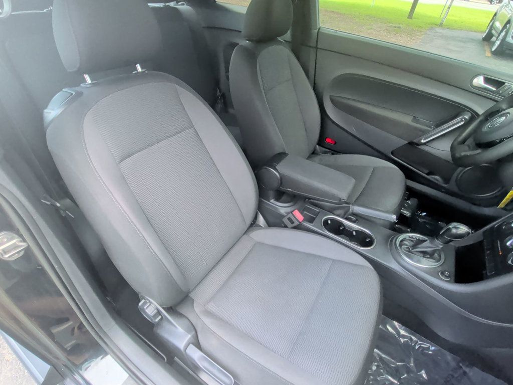 Volkswagen Beetle Coupe  photo 19
