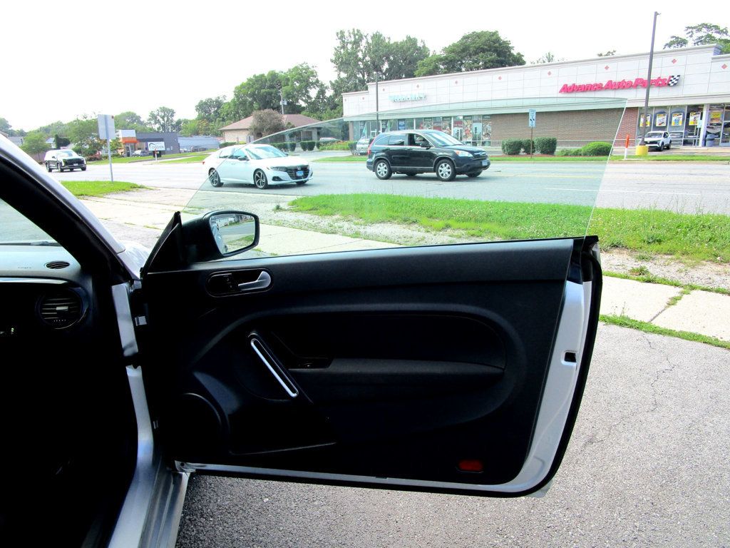 2014 Volkswagen Beetle Coupe  - 23051023 - 14