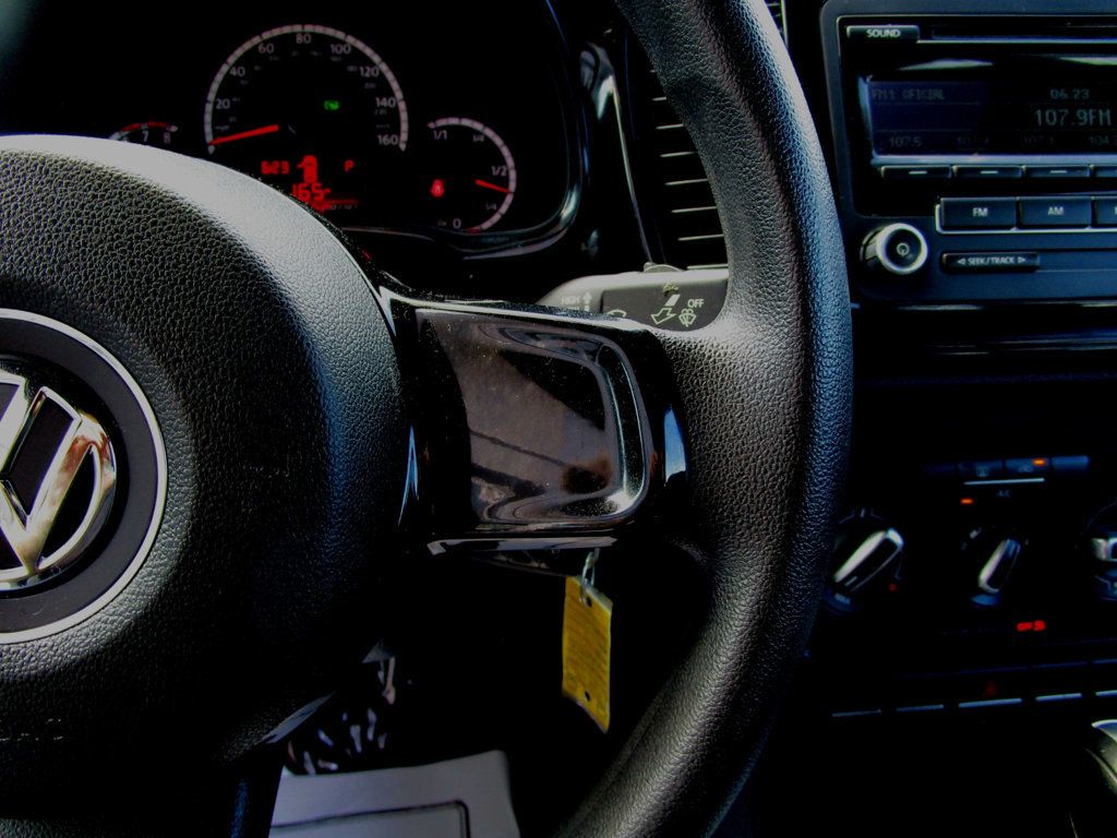 2014 Volkswagen Beetle Coupe  - 23051023 - 18