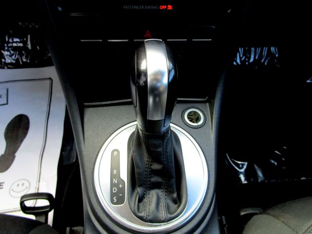 2014 Volkswagen Beetle Coupe  - 23051023 - 22