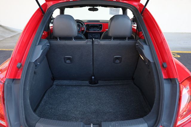 2014 Volkswagen Beetle Coupe 2dr Automatic 1.8T w/Premium PZEV - 22969226 - 10