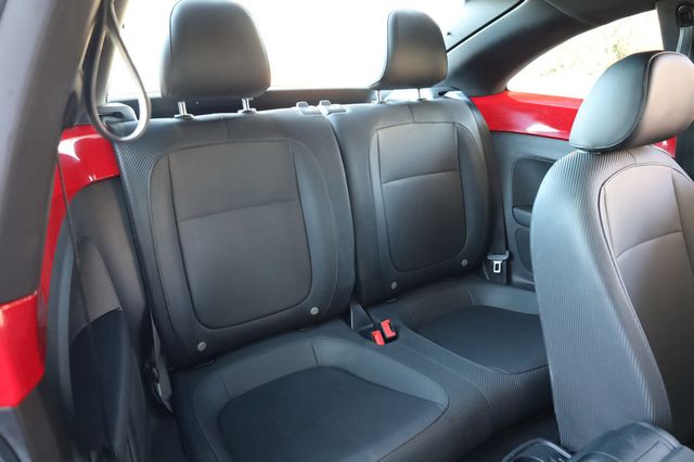 2014 Volkswagen Beetle Coupe 2dr Automatic 1.8T w/Premium PZEV - 22969226 - 20