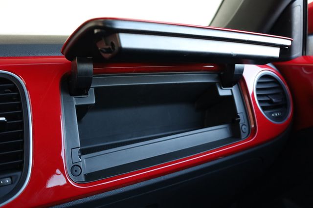 2014 Volkswagen Beetle Coupe 2dr Automatic 1.8T w/Premium PZEV - 22969226 - 30