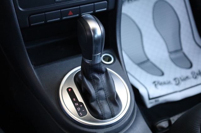 2014 Volkswagen Beetle Coupe 2dr Automatic 1.8T w/Premium PZEV - 22969226 - 35