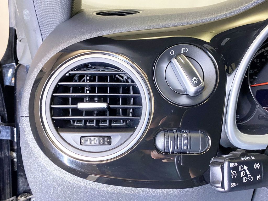2014 Volkswagen Beetle 2.5 TDI photo 22