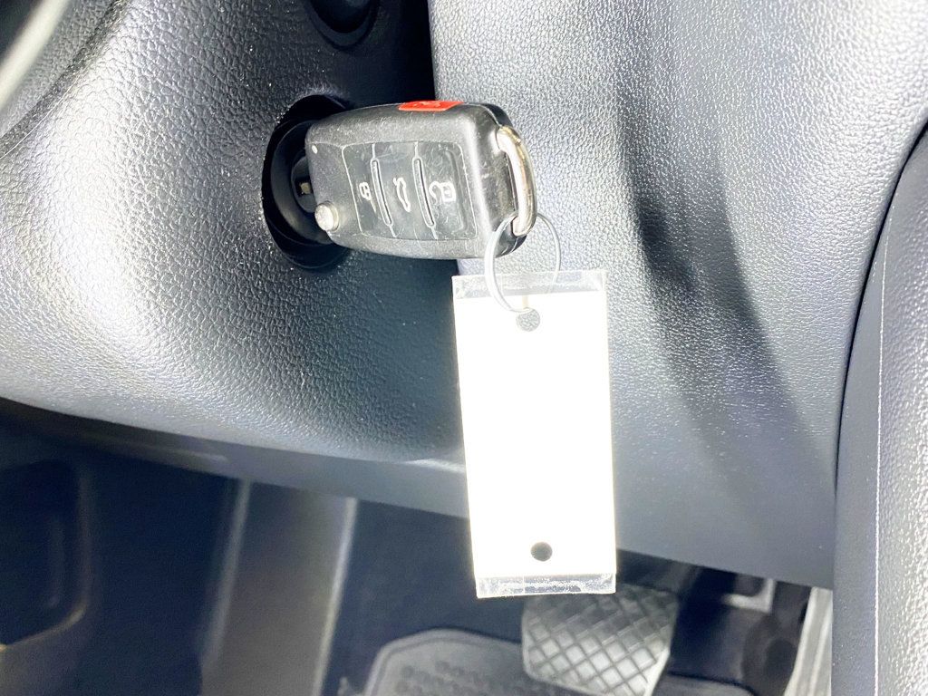 2014 Volkswagen Beetle Coupe 2dr Automatic 2.5L - 22915827 - 29