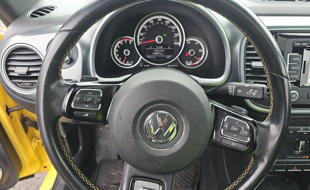 2014 Volkswagen Beetle Coupe 2dr DSG 2.0T Turbo GSR PZEV - 23000383 - 7